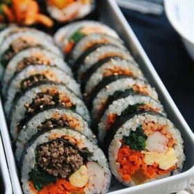 Cơm cuộn bò